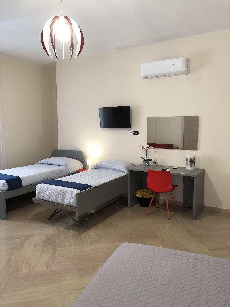 Napoli City Inn מראה חיצוני תמונה